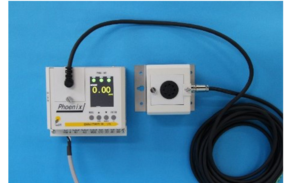 Ozone leak detector with remote sensor unit